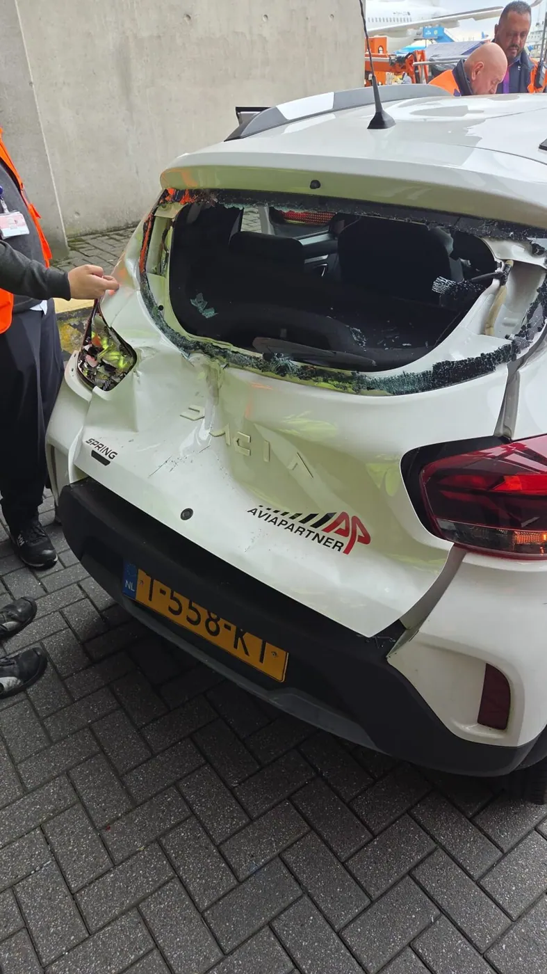 Dacia Spring — AviaPartner — Aanrijdingsschade achterzijde