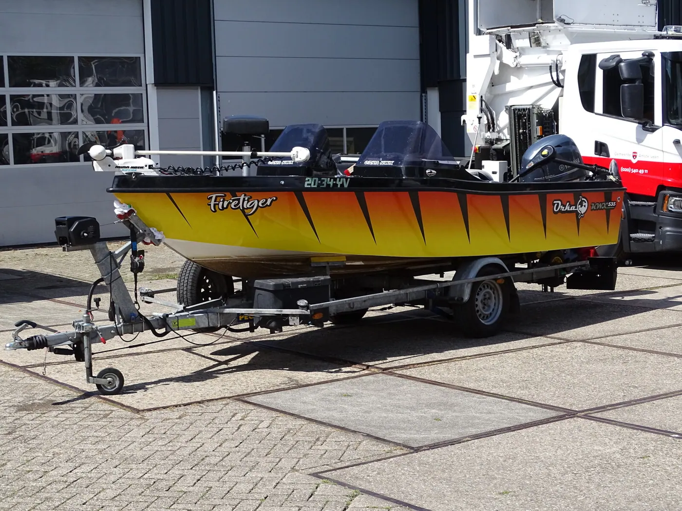 Firetiger — Orka KWX 535 — Full colour wrap met vlammenmotief
