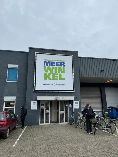 Kringloopwinkel MeerWinkel — Groot gevelbord