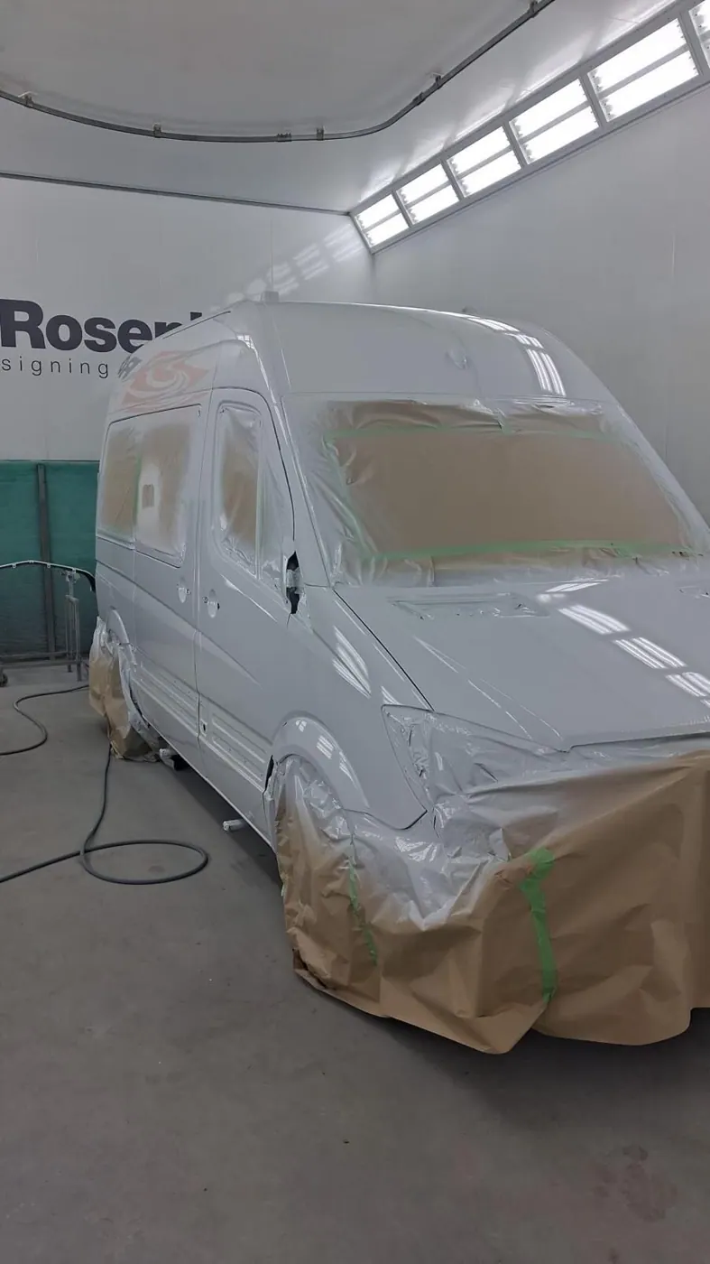 Mercedes Sprinter — Voorbereiding spuitwerk