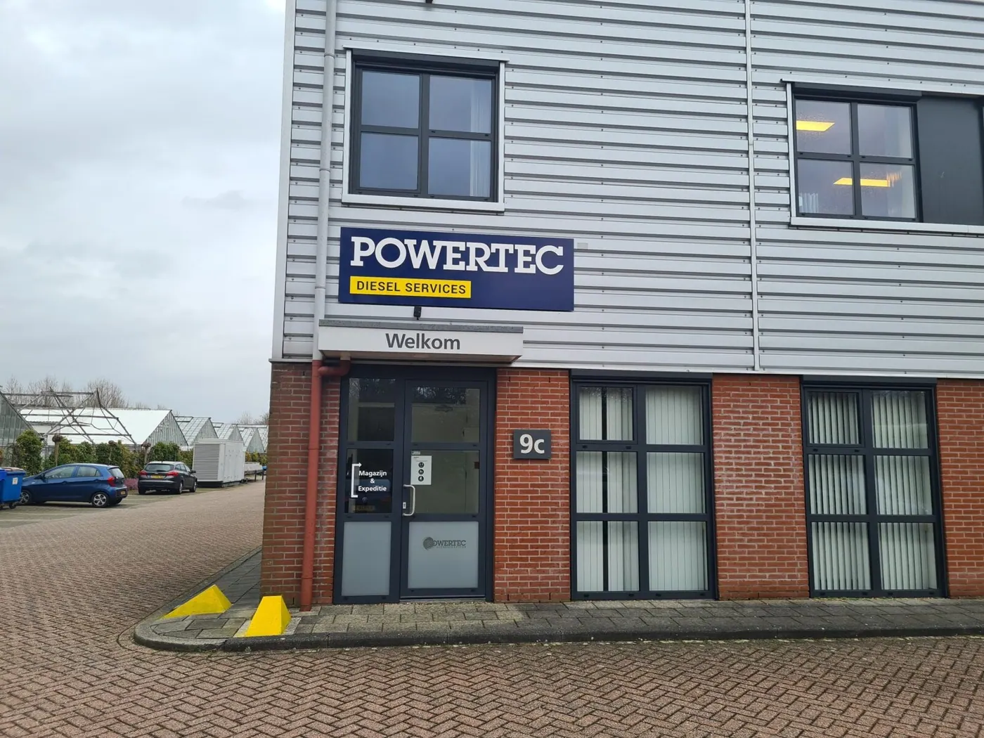 Powertec Diesel Services — Gevelbord voorgevel