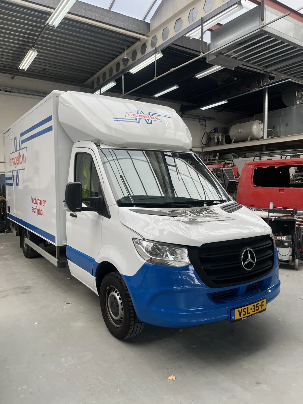 R. Nagel B.V. — Mercedes Sprinter — Luchthaven Schiphol