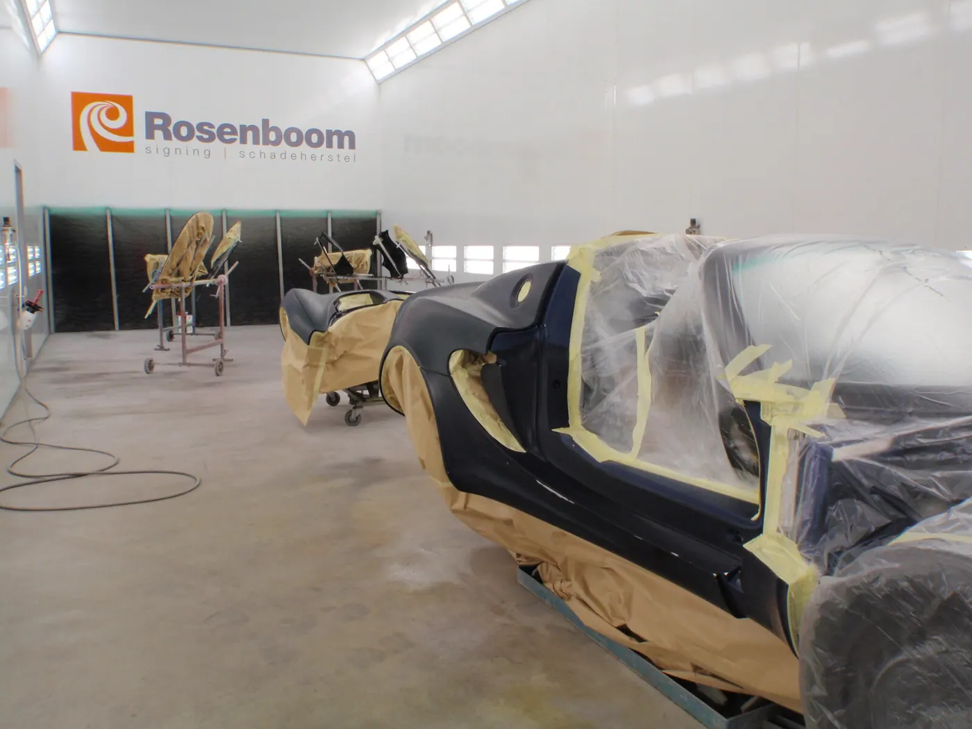 Spuitcabine Rosenboom — Onderdelen klaar voor lakwerk