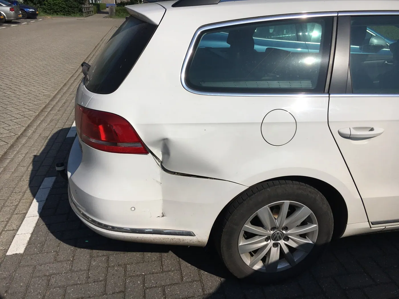 Volkswagen Passat — Aanrijdingsschade achterzijde voor herstel